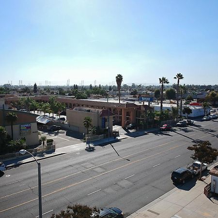 Rodeway Inn & Suites Bellflower Exteriör bild
