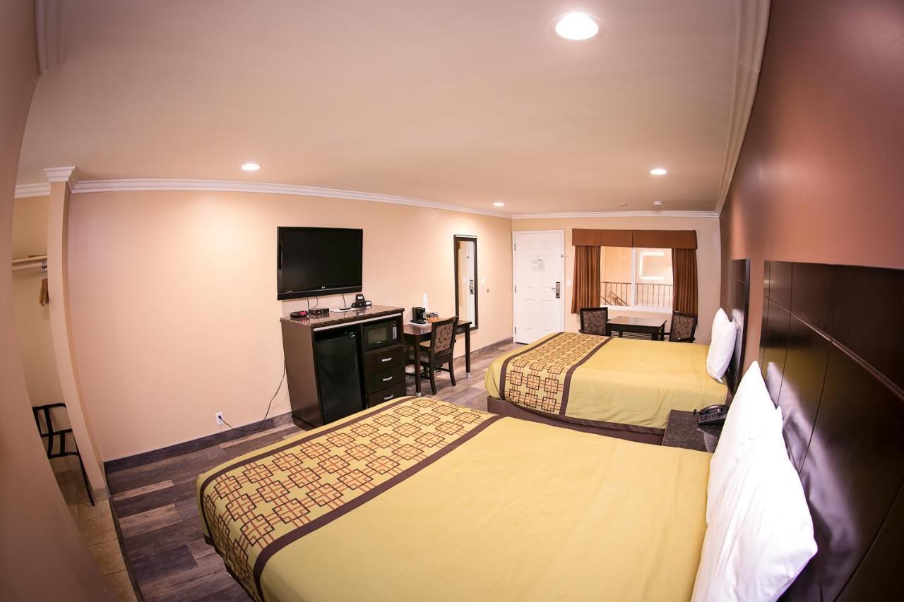Rodeway Inn & Suites Bellflower Exteriör bild