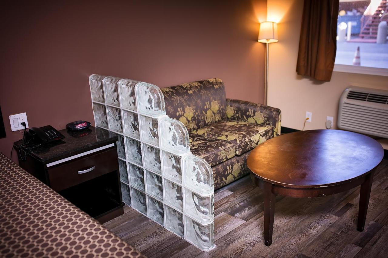 Rodeway Inn & Suites Bellflower Exteriör bild