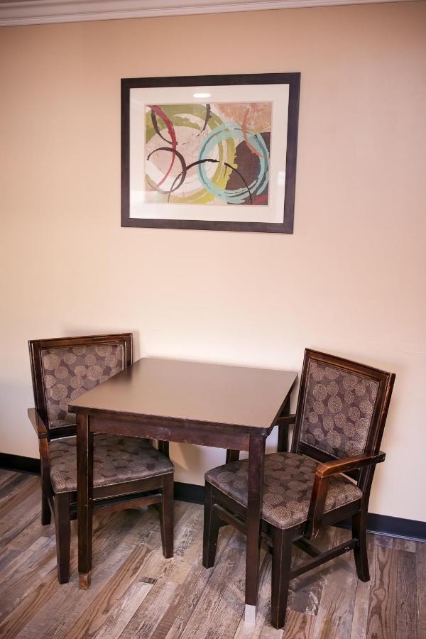 Rodeway Inn & Suites Bellflower Exteriör bild