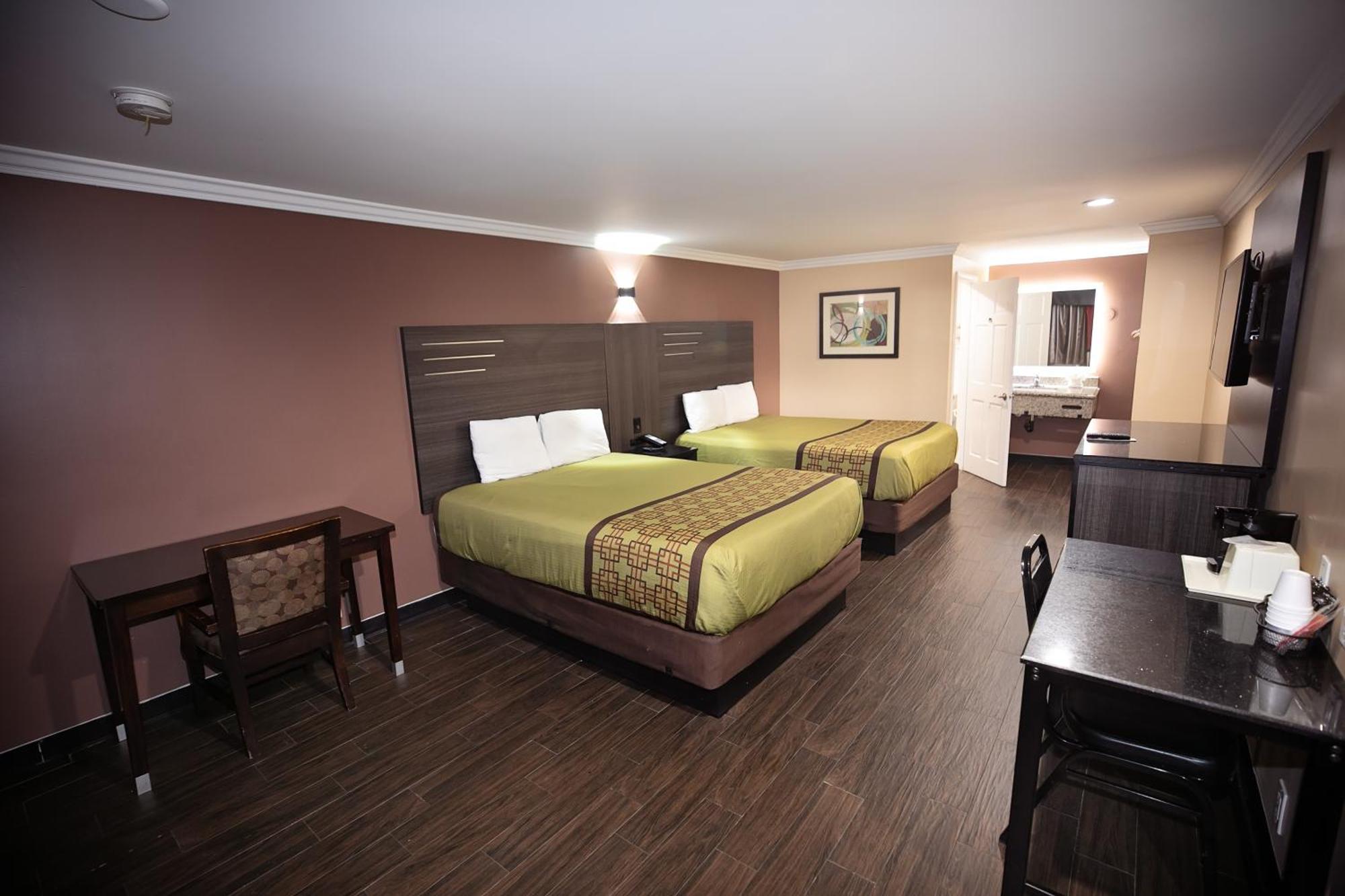 Rodeway Inn & Suites Bellflower Exteriör bild