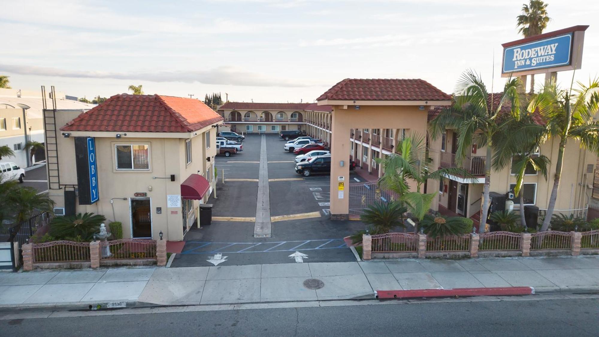 Rodeway Inn & Suites Bellflower Exteriör bild