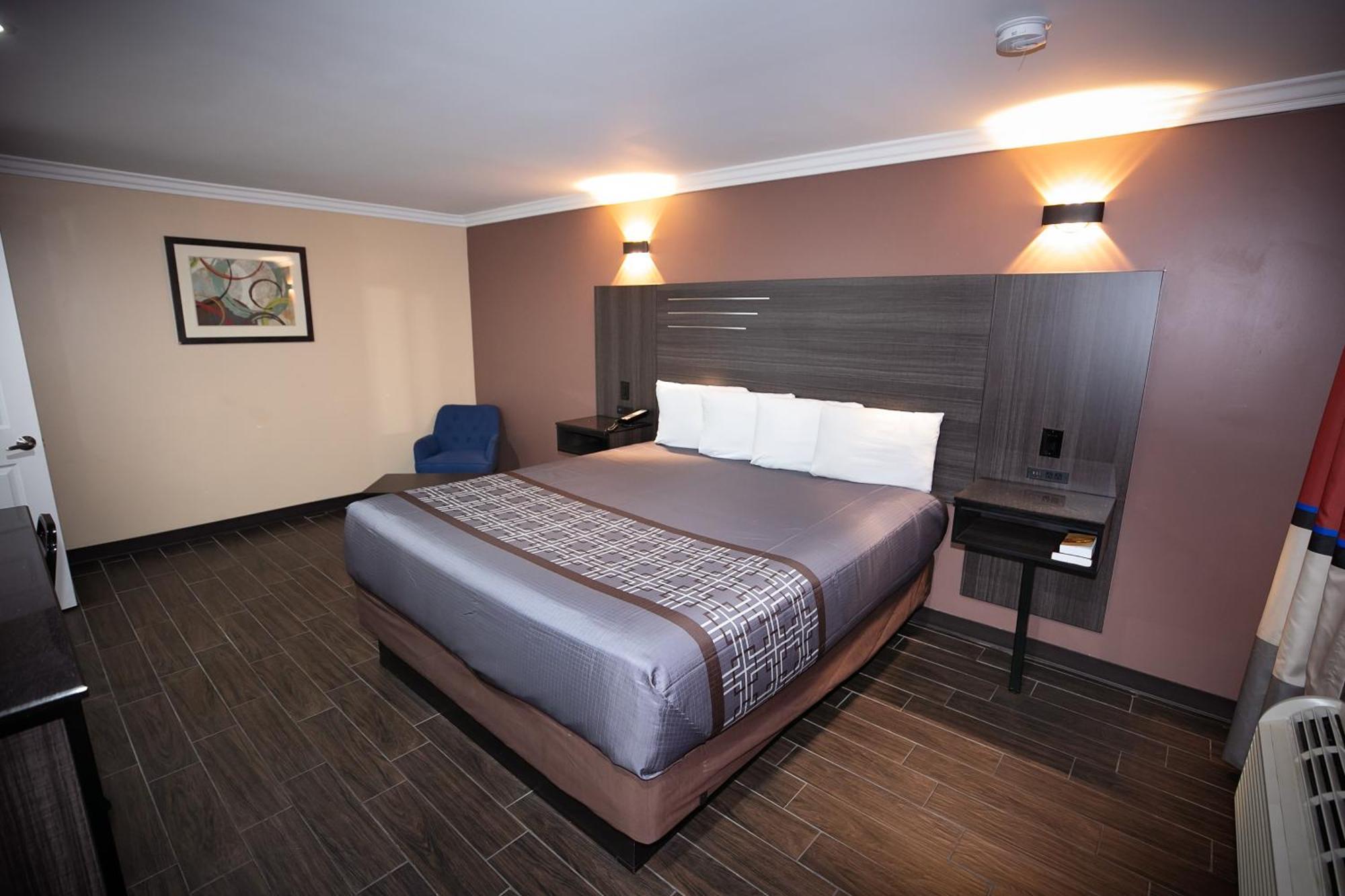 Rodeway Inn & Suites Bellflower Exteriör bild