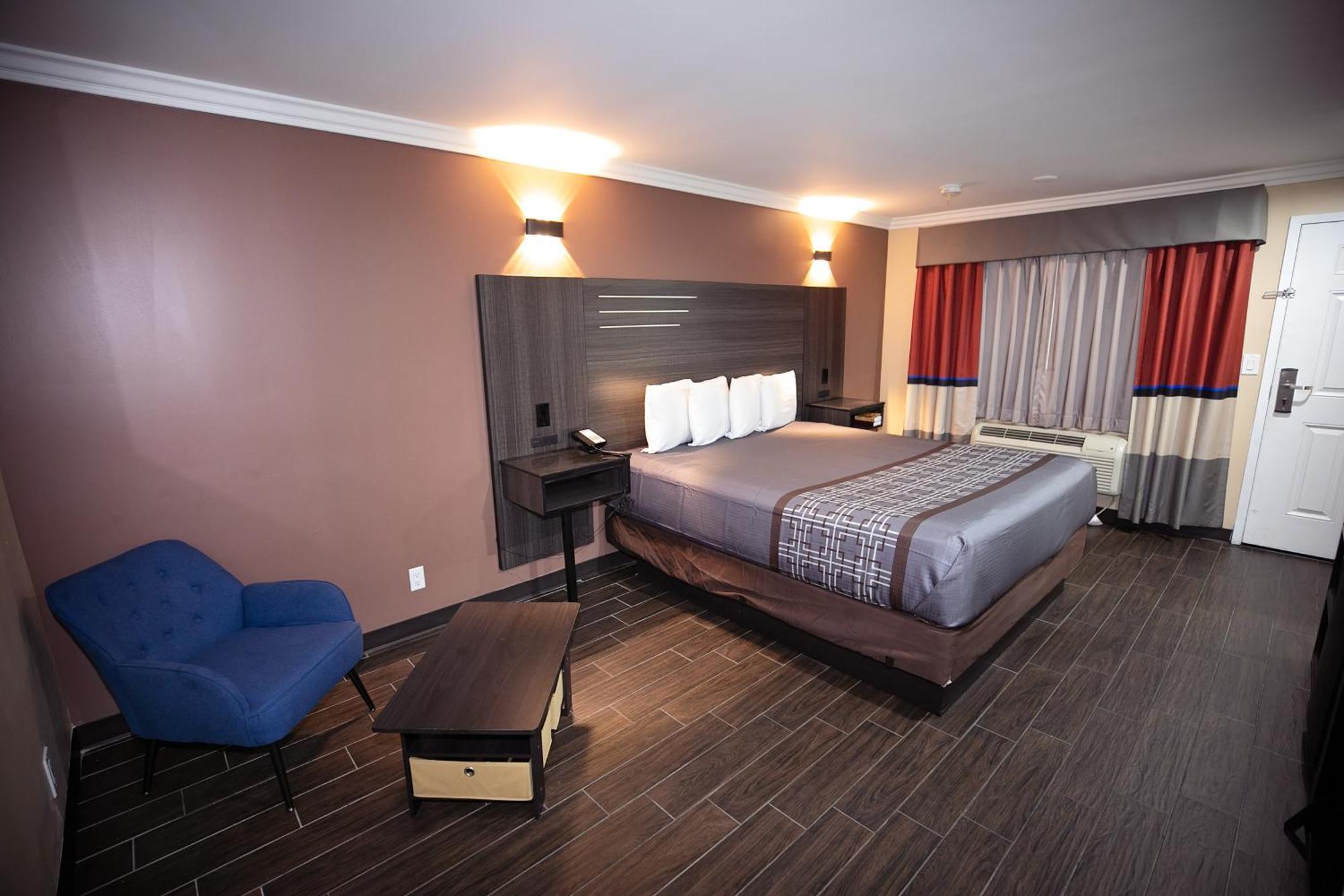 Rodeway Inn & Suites Bellflower Exteriör bild