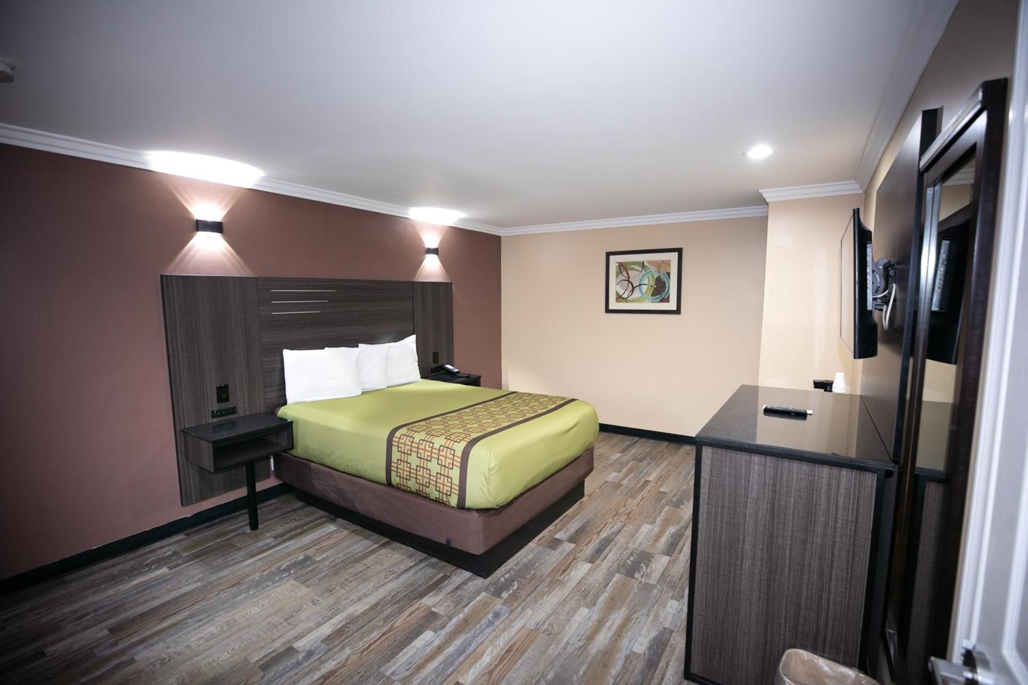 Rodeway Inn & Suites Bellflower Exteriör bild