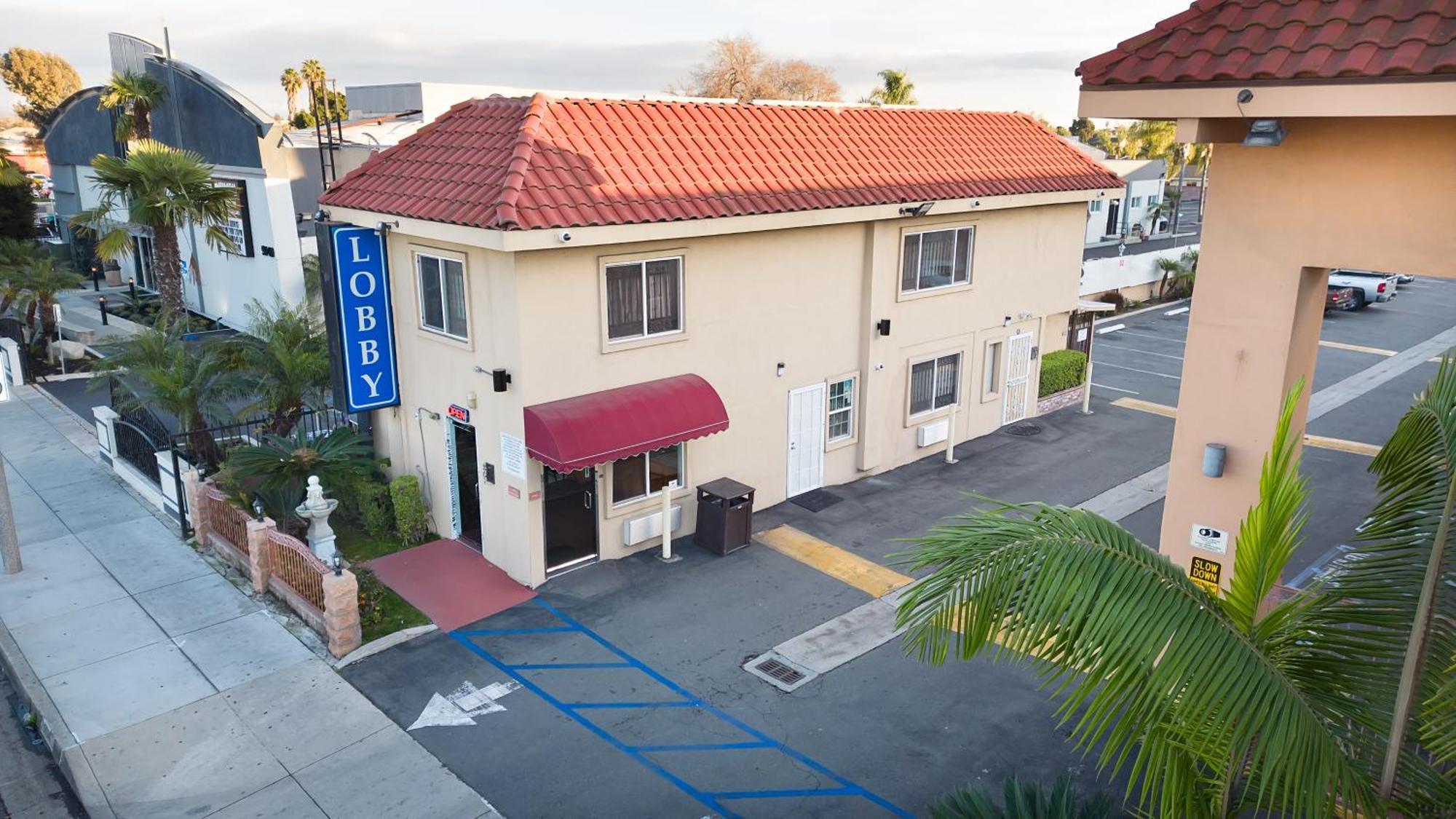 Rodeway Inn & Suites Bellflower Exteriör bild
