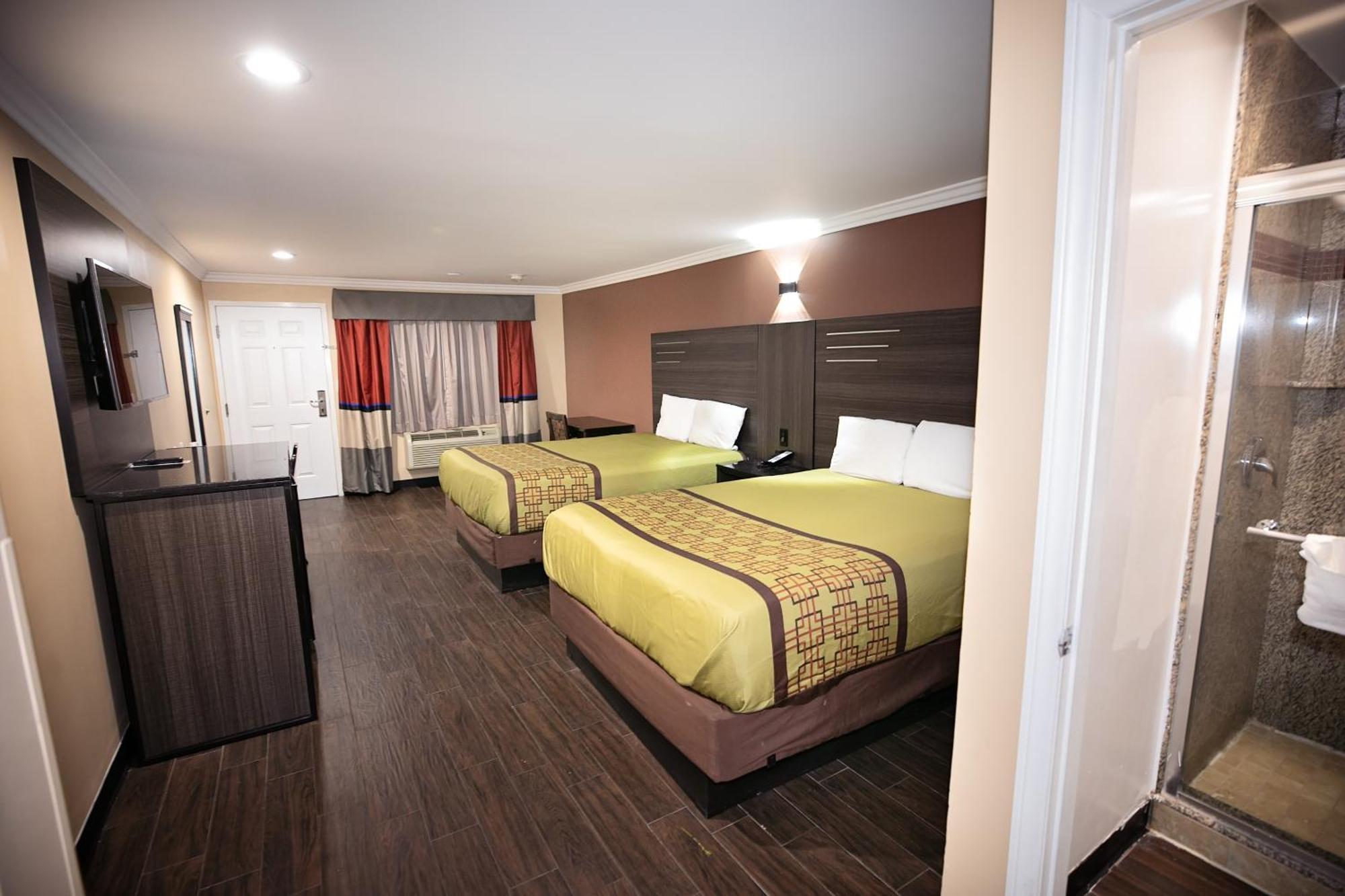 Rodeway Inn & Suites Bellflower Exteriör bild