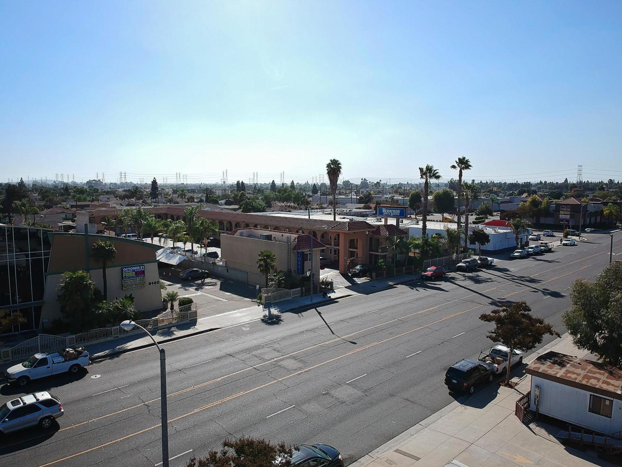 Rodeway Inn & Suites Bellflower Exteriör bild